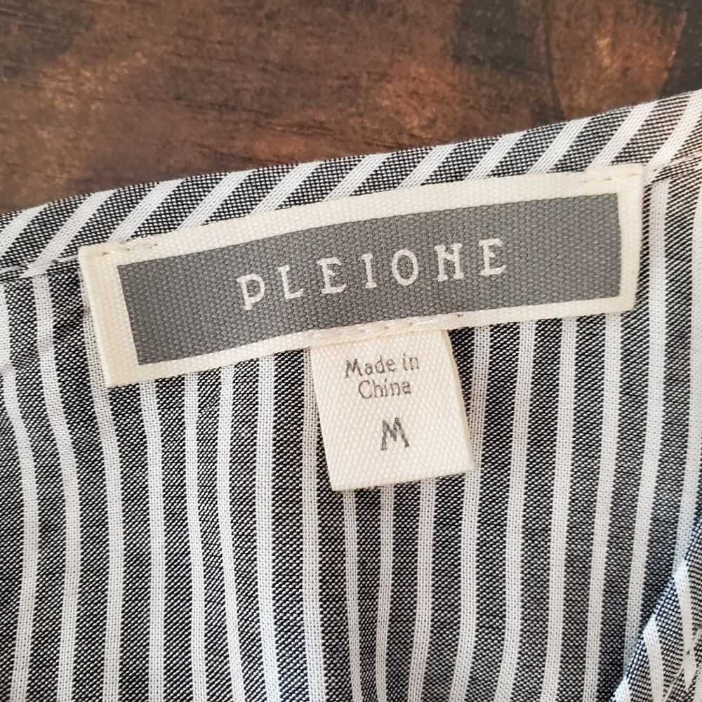Pleione Grey & White Ruffle Sleeve Top - Picture 6 of 7
